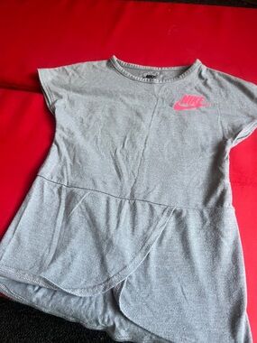 Nike Heather Gray Short Sleeve Tee with Pink Swoosh